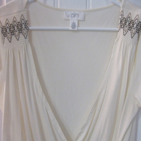 Ann Taylor LOFT Cream Top LG - Picture 4 of 6